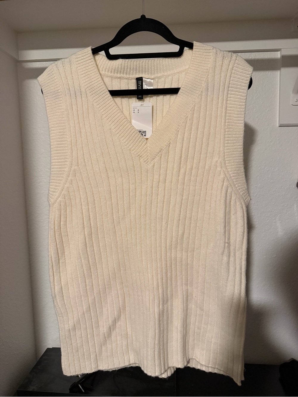 Divided Cream Ribbed V-Neck Sleeveless Sweater Vest